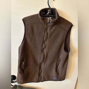 Patagonia Synchilla zip fleece vest. Size large. Brown color.